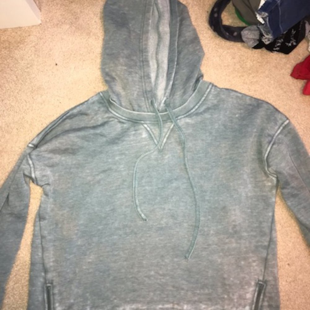 sweatshirt